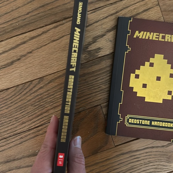 Scholastic MINECRAFT (3 books)  Handbooks: Construction, Redstone, Essential - Picture 4 of 12